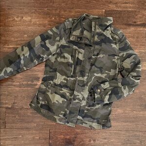 Love Tree Camouflage Utility Jacket